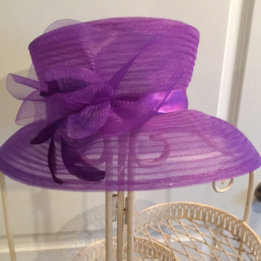 Ladies hat - Picture 2 of 2